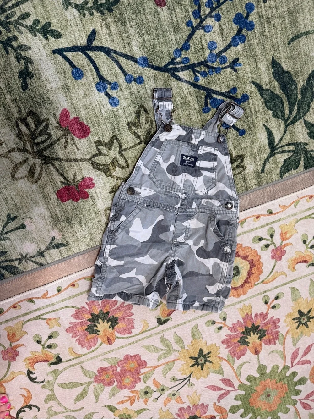 Y2K OshKosh B'gosh Gray Camo Short Overalls 12 Months Baby Boy Like New